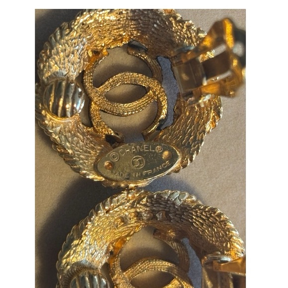 Chanel Vintage Clip On Earrings - Picture 5 of 5
